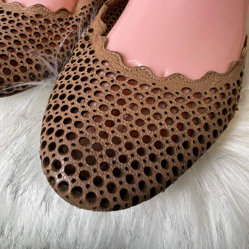 Chloe cutout scalloped flats sz 40.5 - Picture 5 of 9